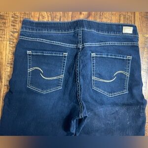 Levi's Dark Blue Women's Totally Shaping Pull on Skinny Jeans size 16